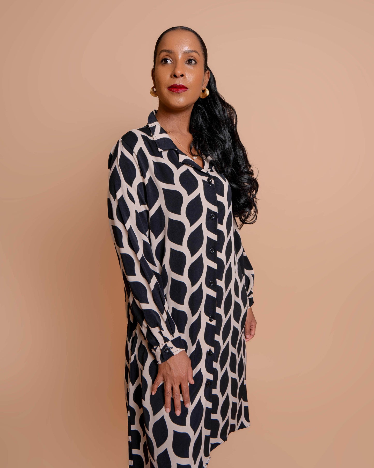 Long-sleeved High Low Dress - Abstract Chain Print