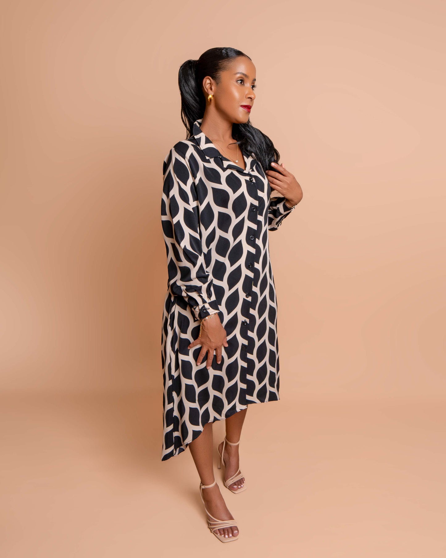 Long-sleeved High Low Dress - Abstract Chain Print