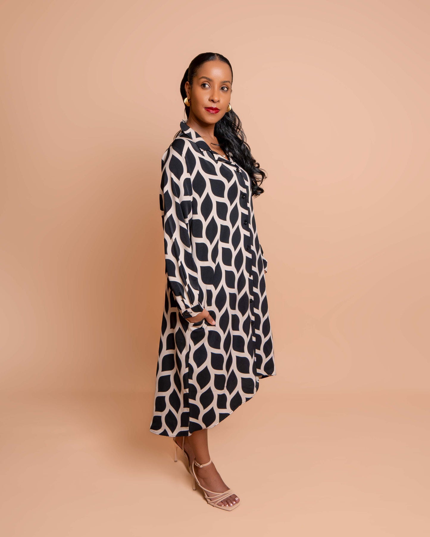 Long-sleeved High Low Dress - Abstract Chain Print