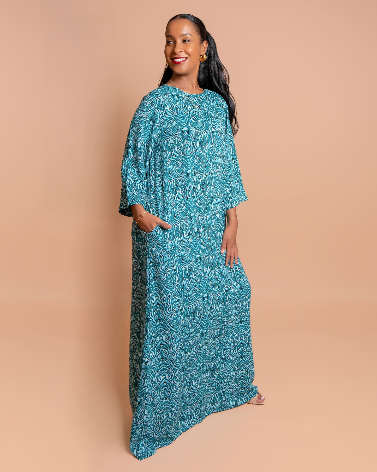 Round Neck Belted Maxi Dress - Turquoise Abstract Ripple