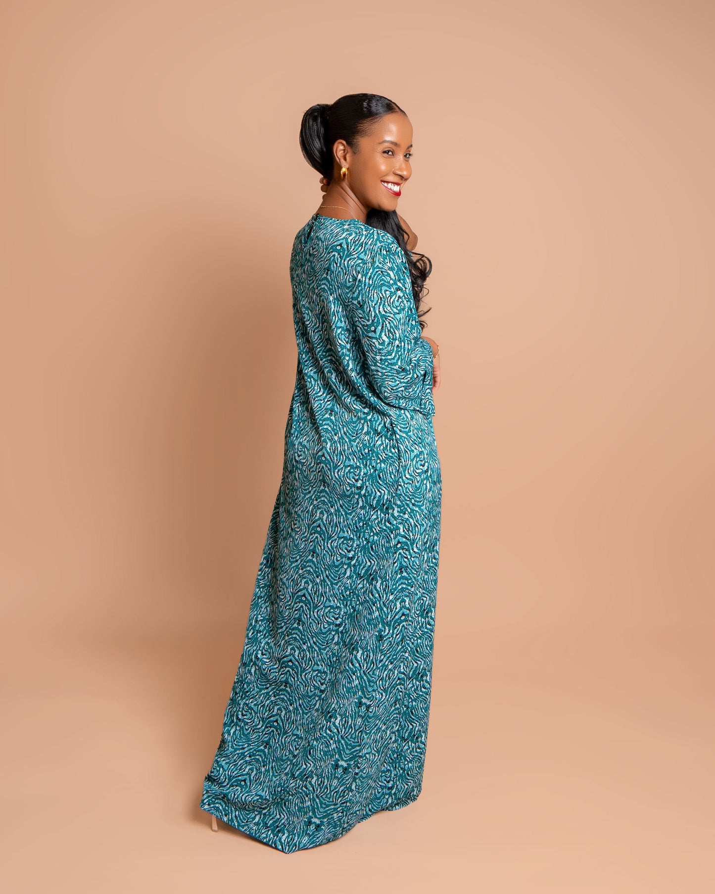 Round Neck Belted Maxi Dress - Turquoise Abstract Ripple
