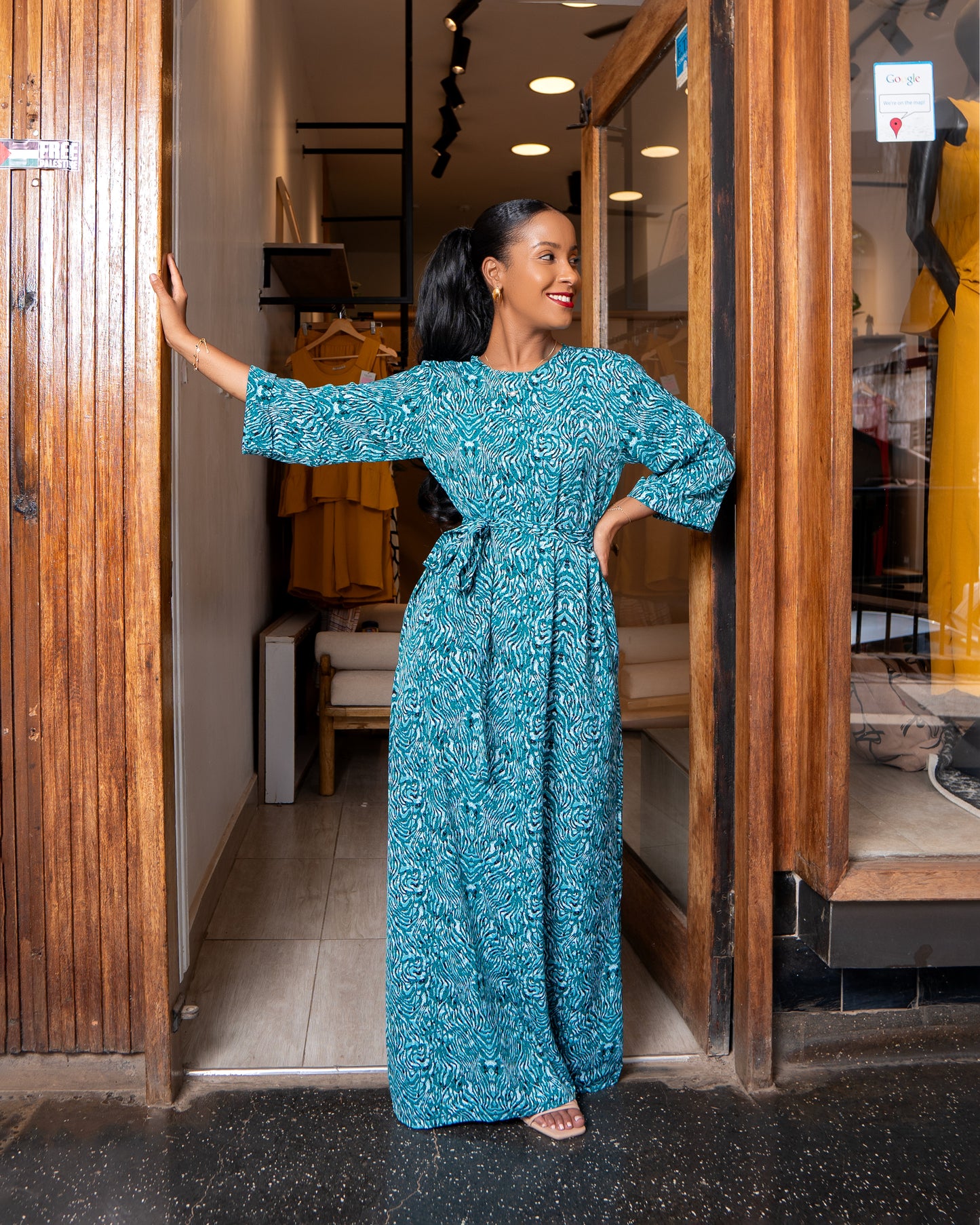Round Neck Belted Maxi Dress - Turquoise Abstract Ripple
