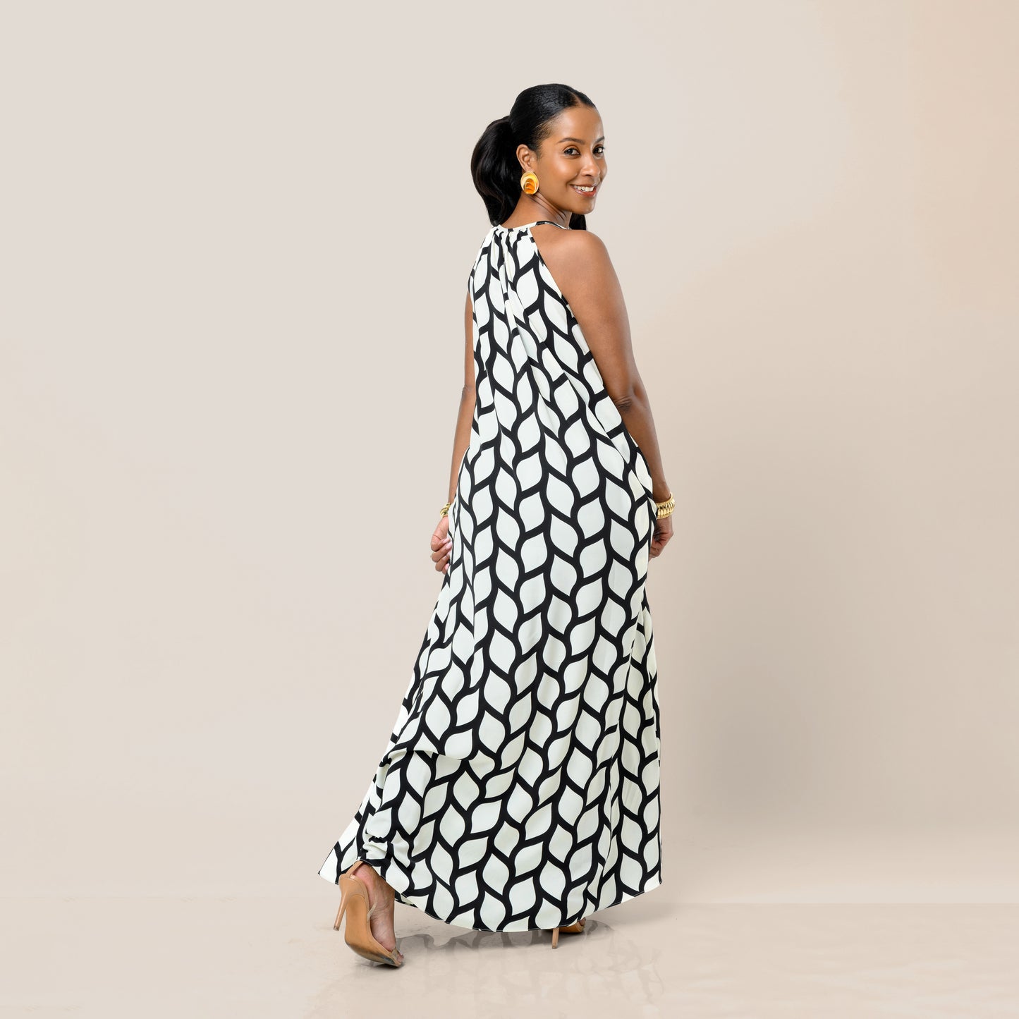 Sleeveless Maxi Dress - Abstract Wave